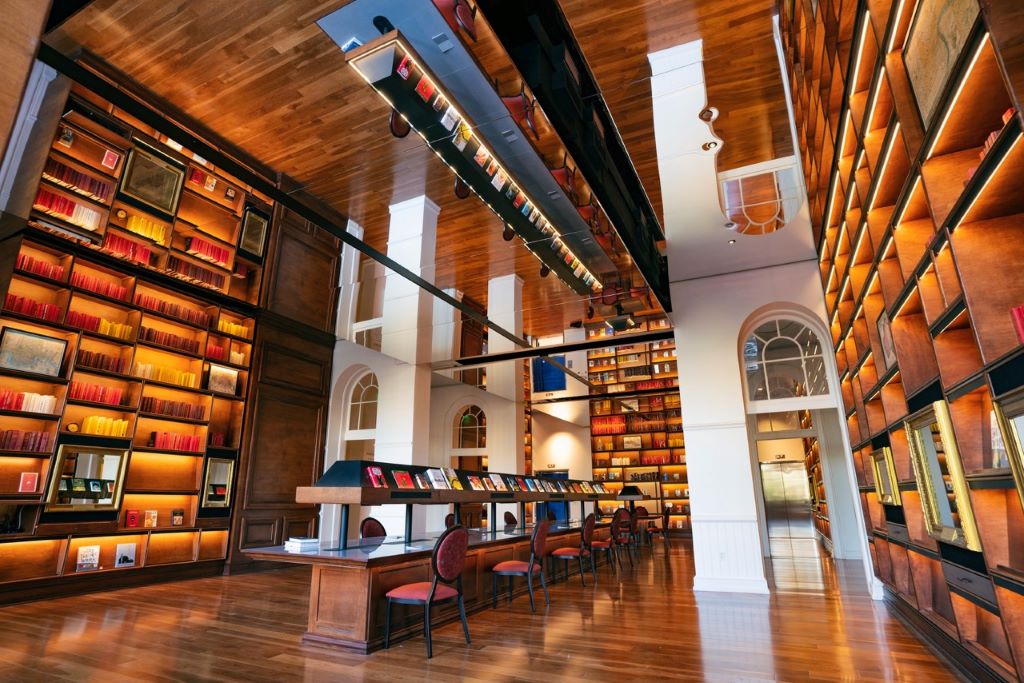 Planet Word - library